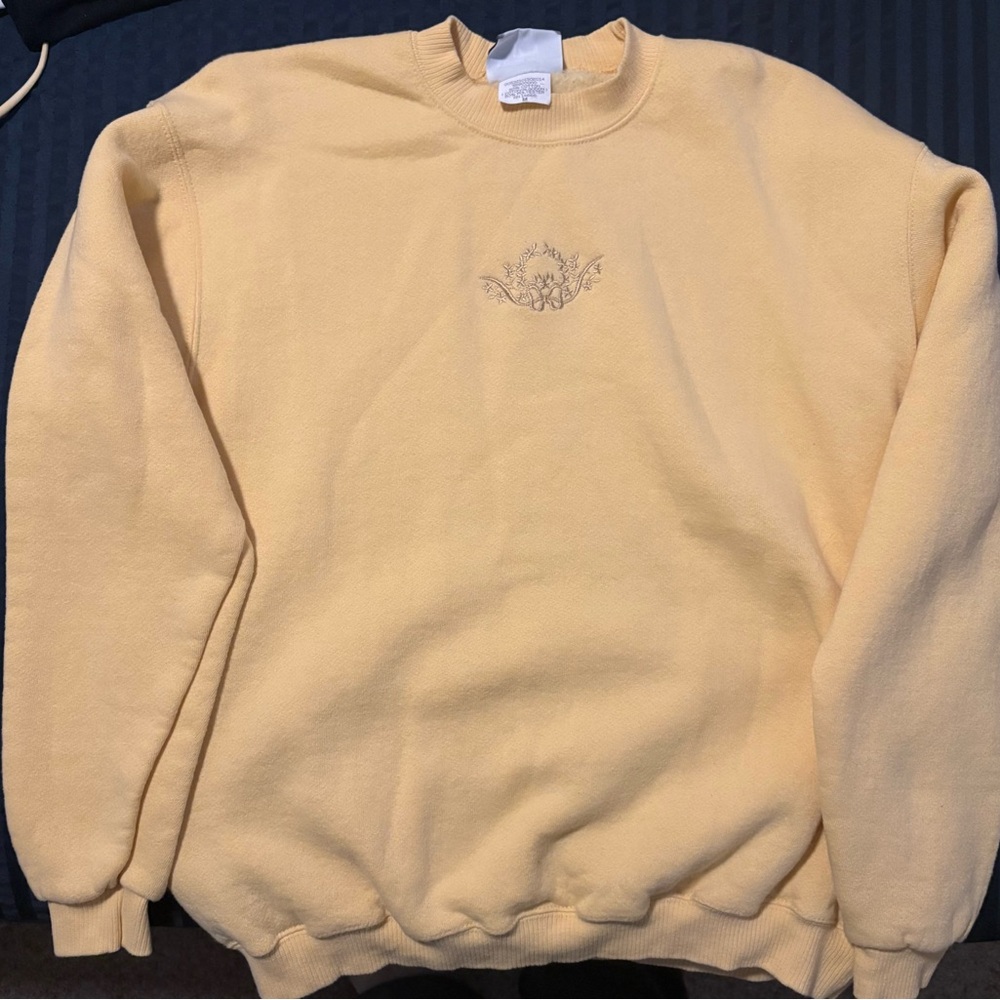 Lee Soft Yellow Crewneck Sweater